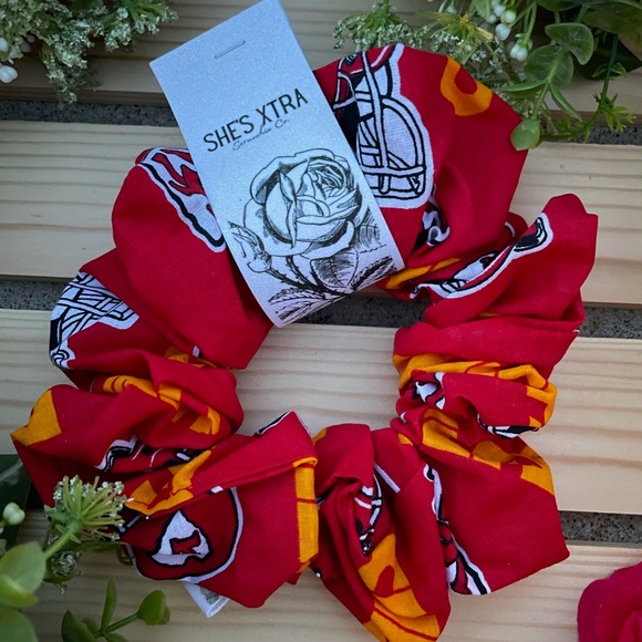 Kansas City Chiefs Scrunchie - Picture 2 of 3